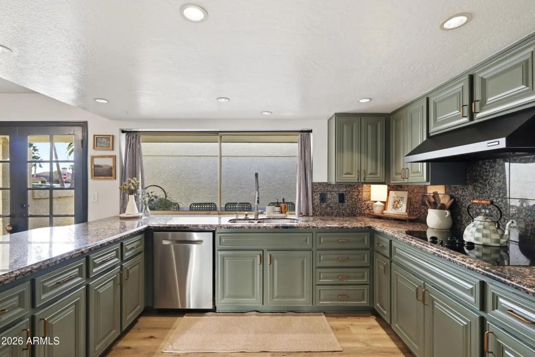 Real Estate Picture 25