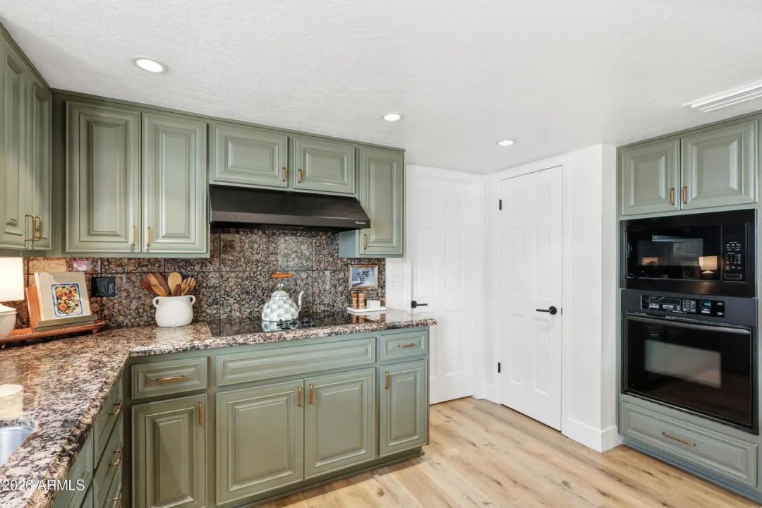 Real Estate Picture 26