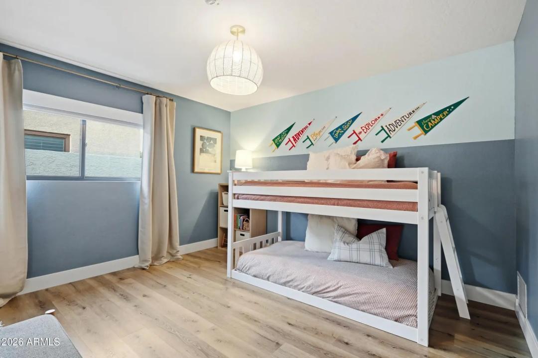 Real Estate Picture 43