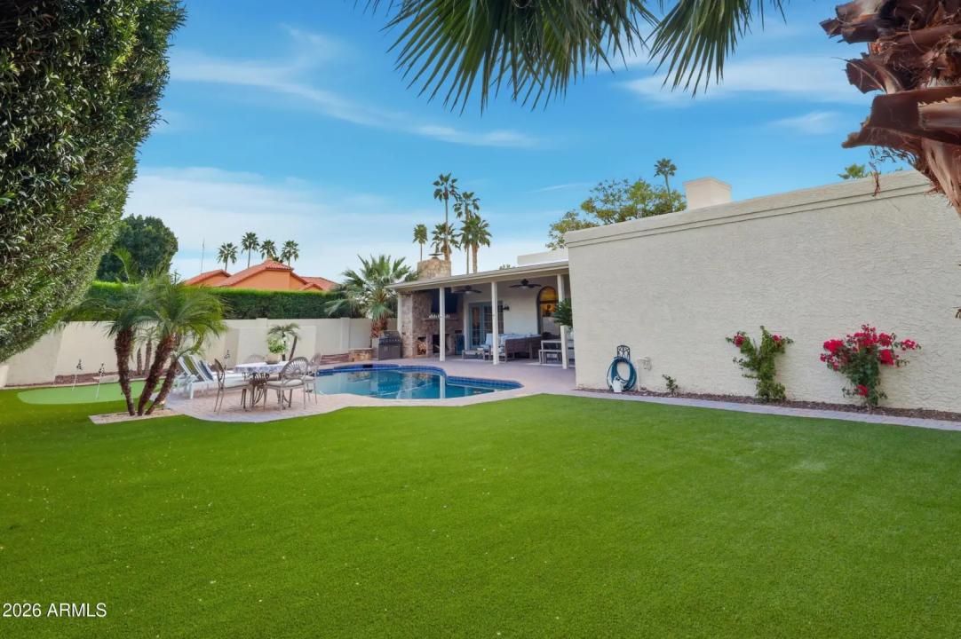 Real Estate Picture 50