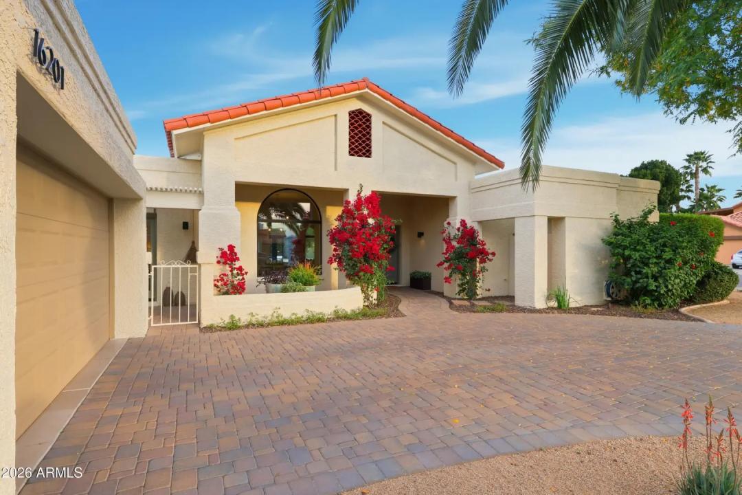 Real Estate Picture 4