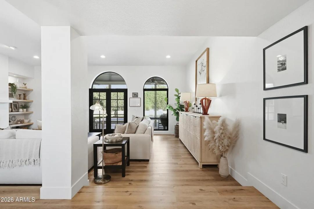 Real Estate Picture 13