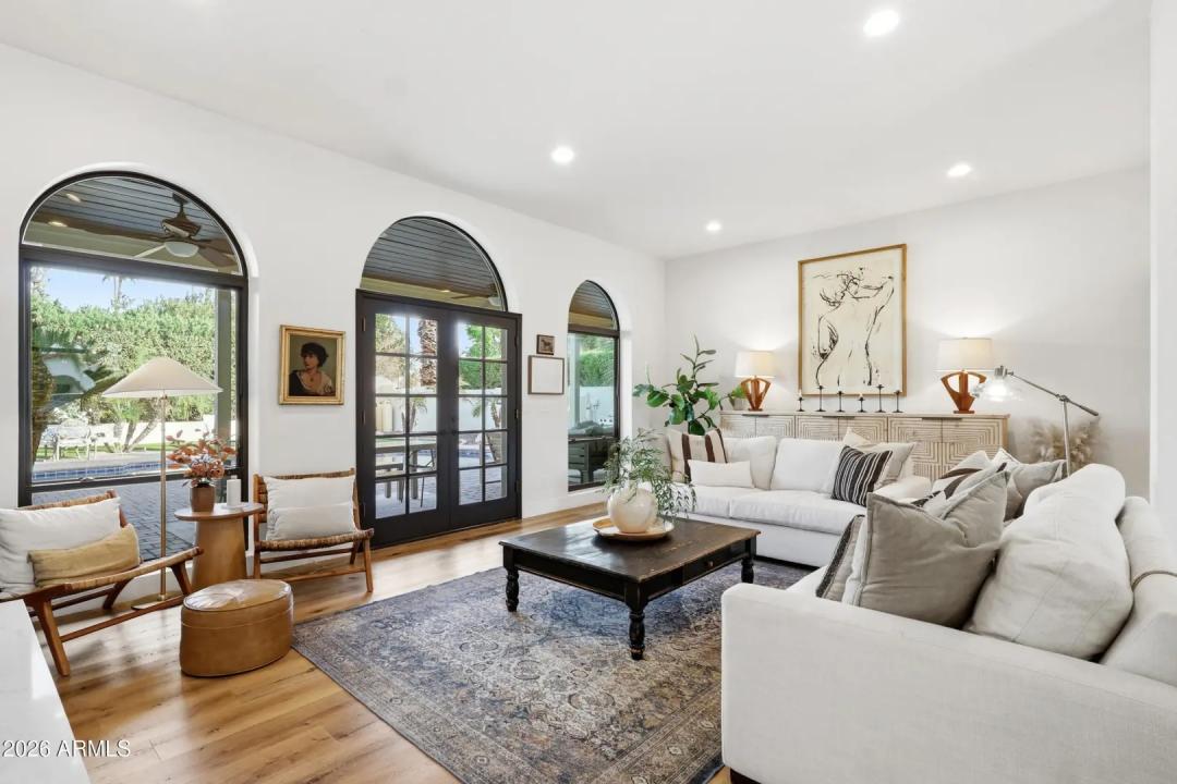 Real Estate Picture 16