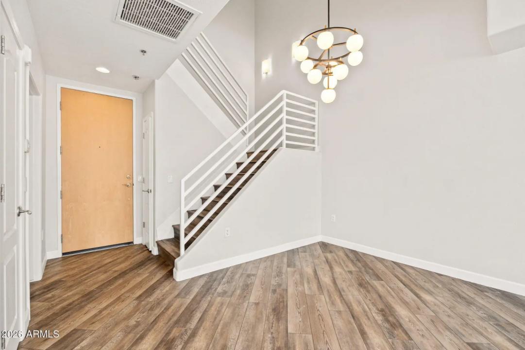 Real Estate Picture 17