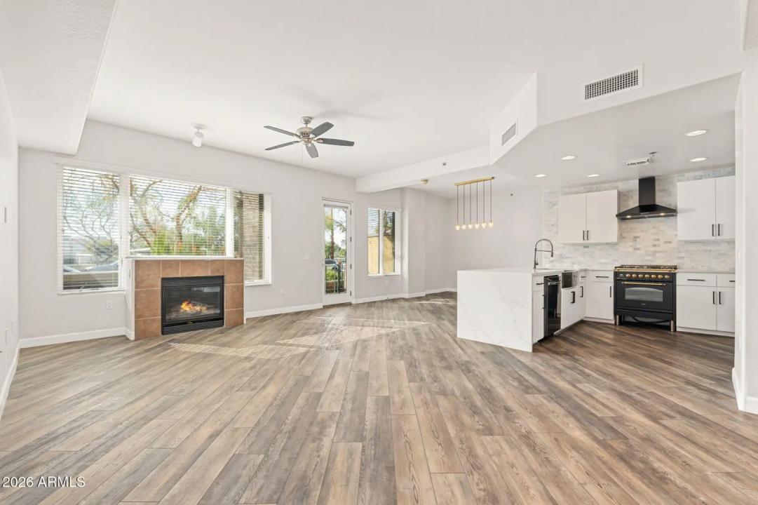 Real Estate Picture 4