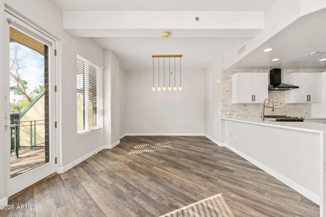 Real Estate Picture 8