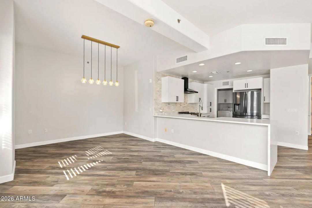 Real Estate Picture 9