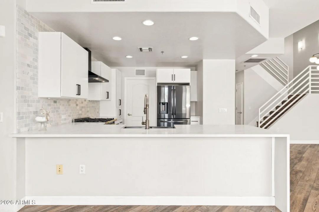 Real Estate Picture 10