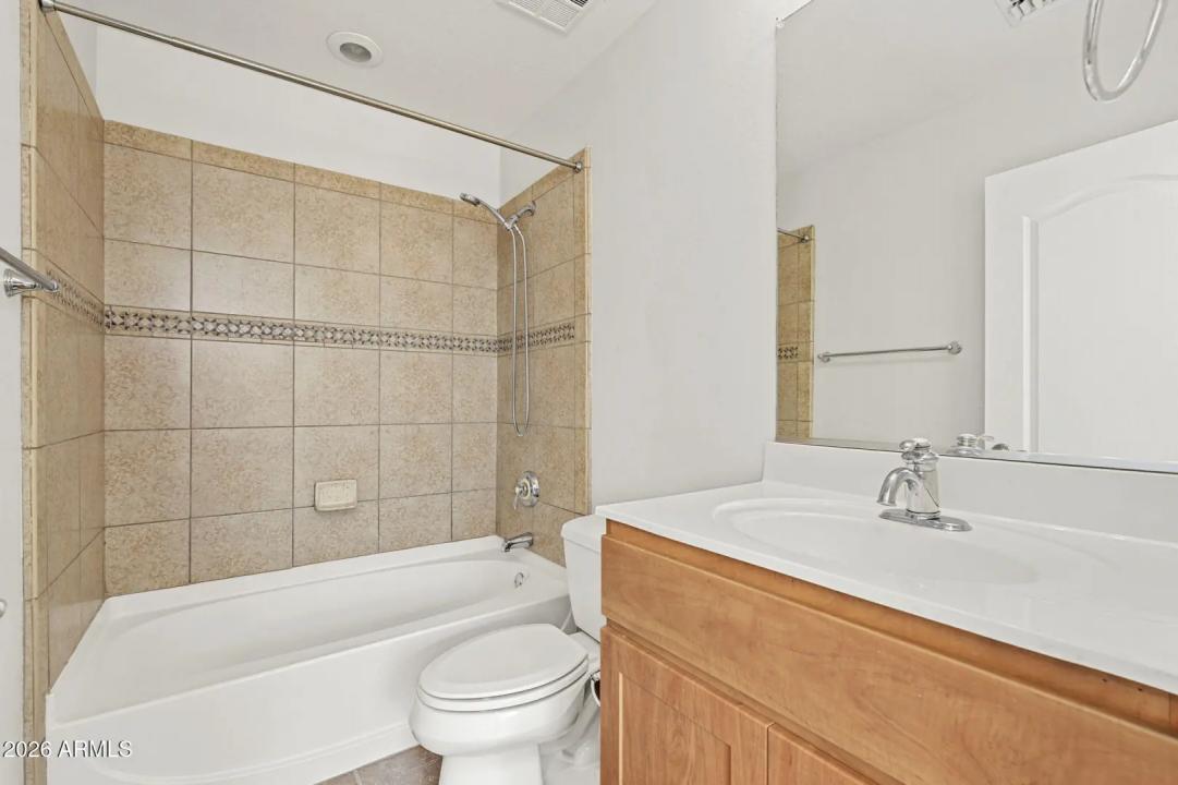 Real Estate Picture 25