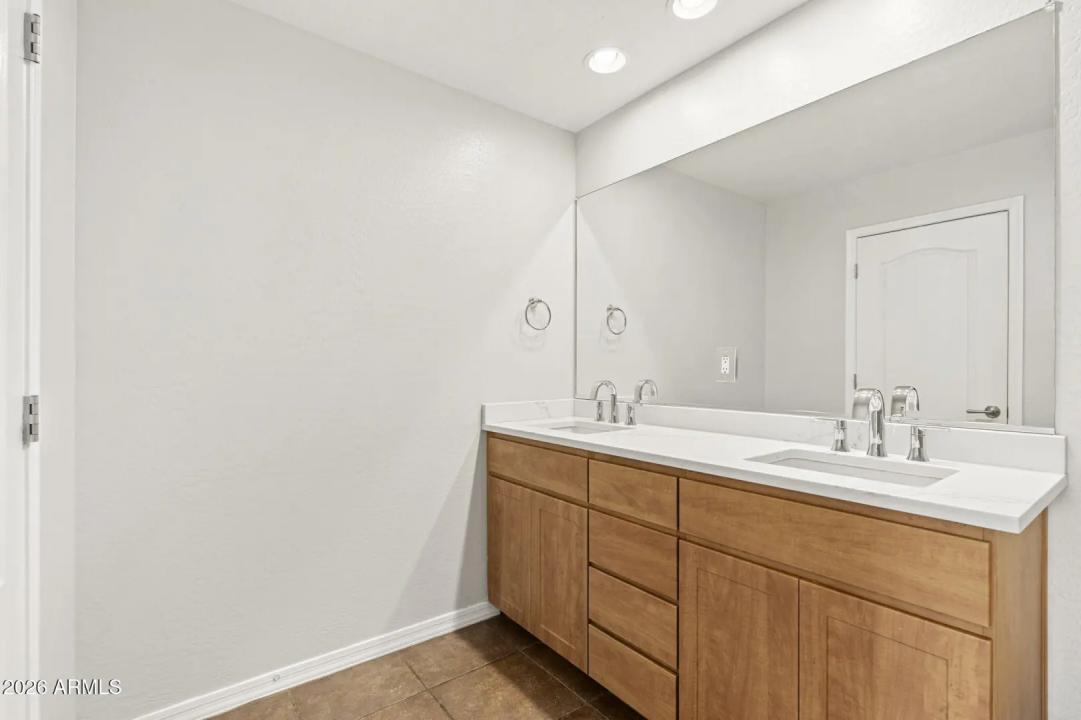 Real Estate Picture 22