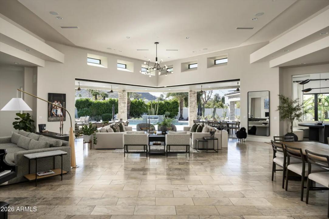 Real Estate Picture 3