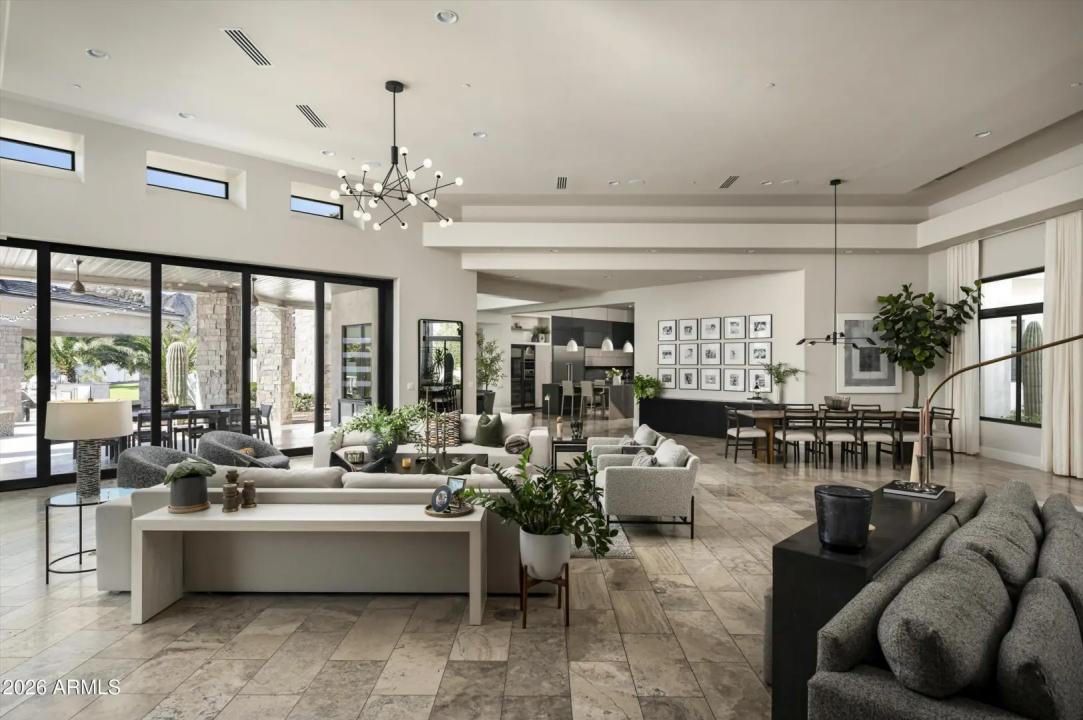 Real Estate Picture 12