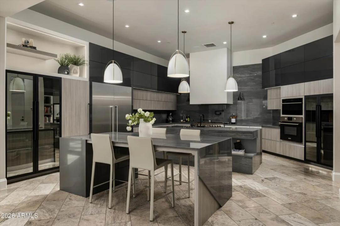 Real Estate Picture 16