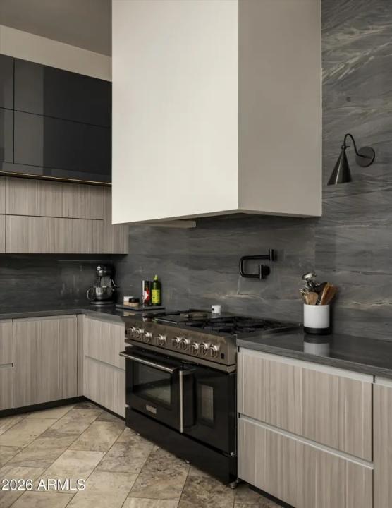 Real Estate Picture 19