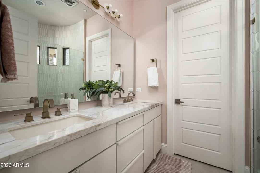 Real Estate Picture 32