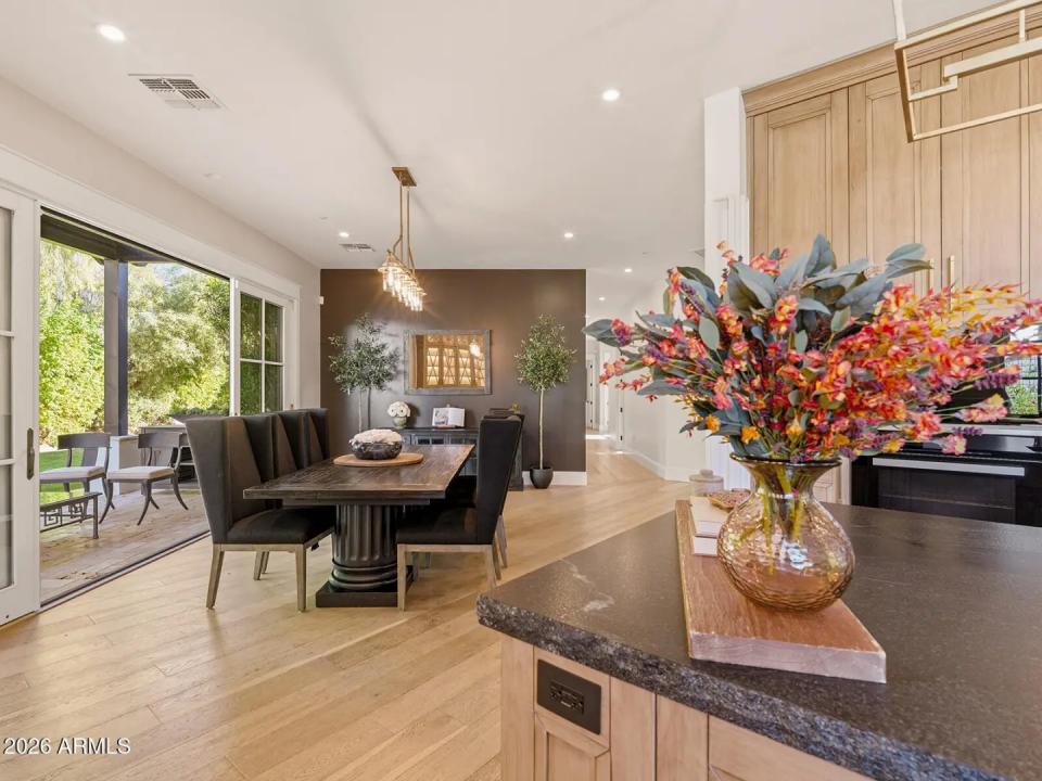 Real Estate Picture 24