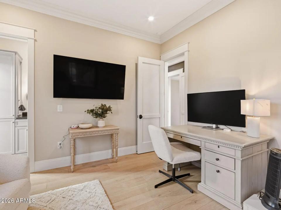 Real Estate Picture 32