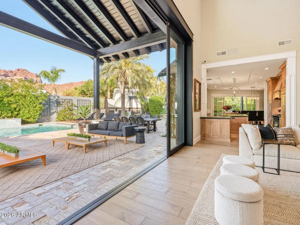 Real Estate Picture 11