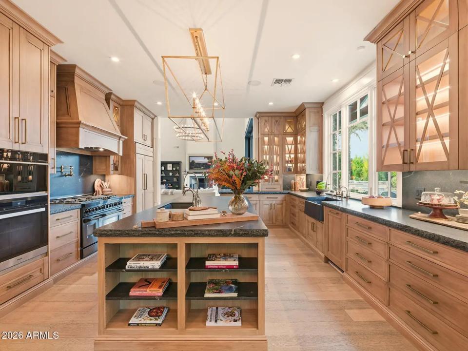 Real Estate Picture 17