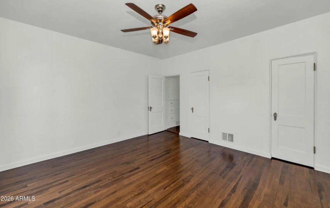 Real Estate Picture 25