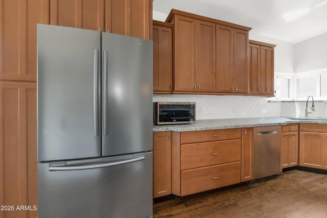 Real Estate Picture 15