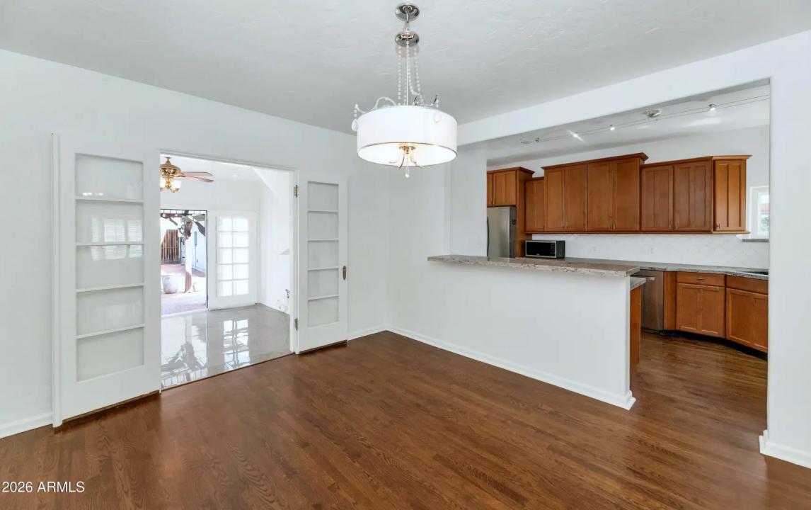 Real Estate Picture 7