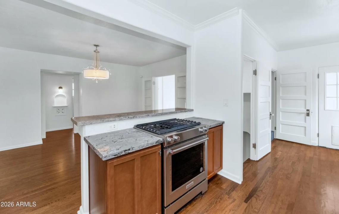 Real Estate Picture 14