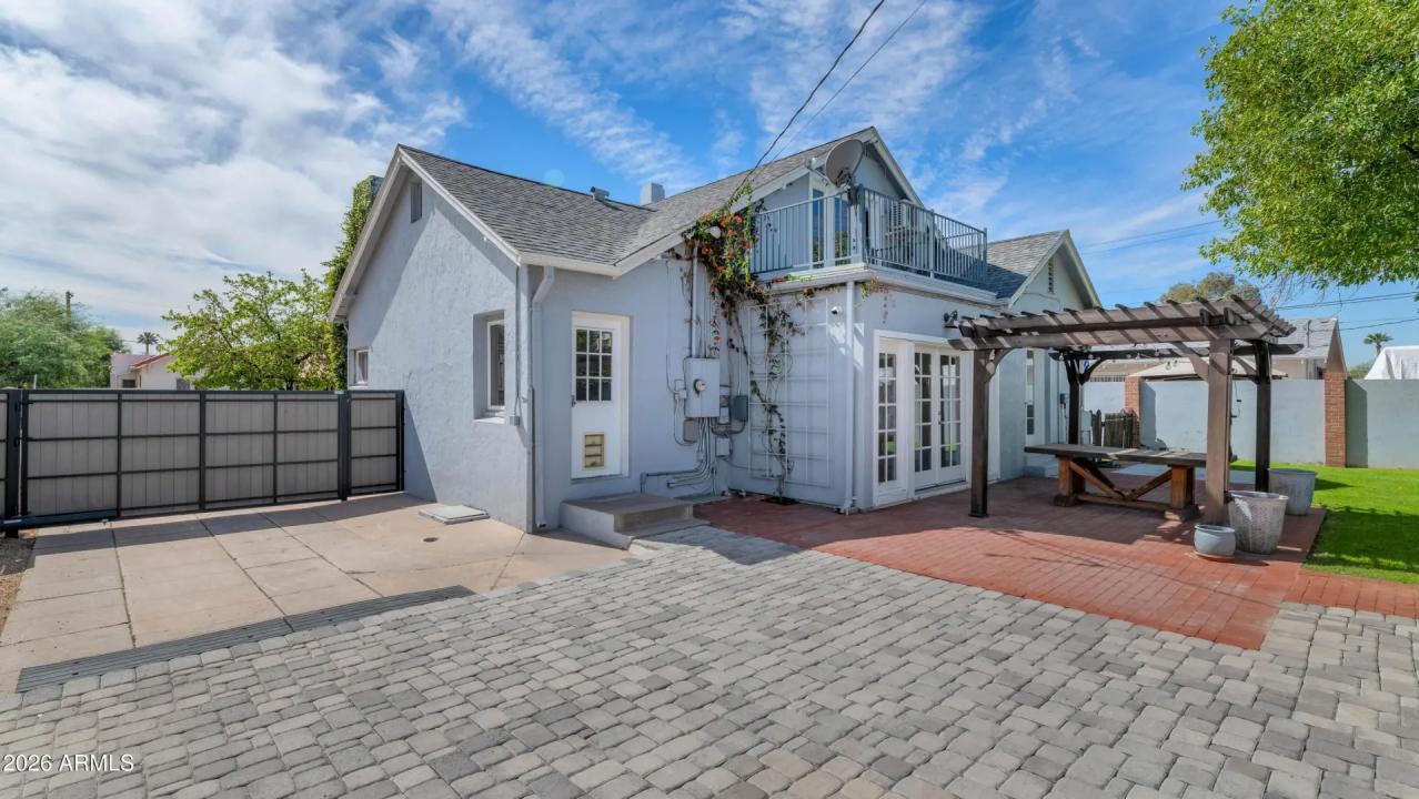 Real Estate Picture 40