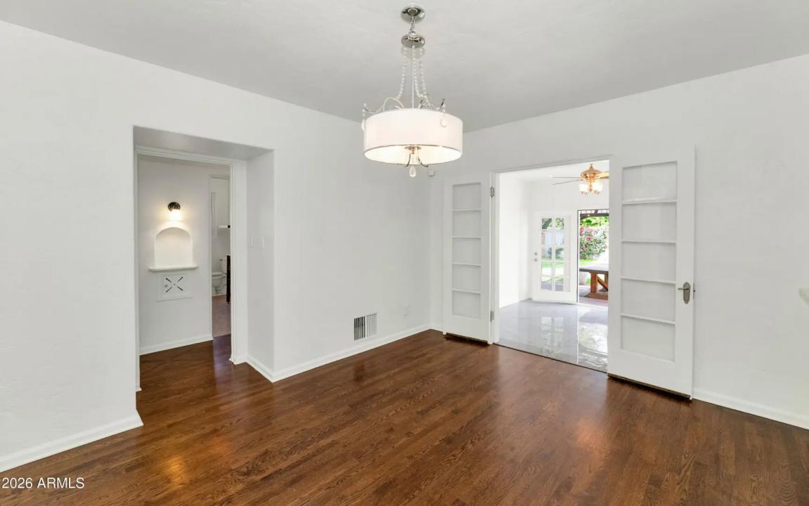 Real Estate Picture 9