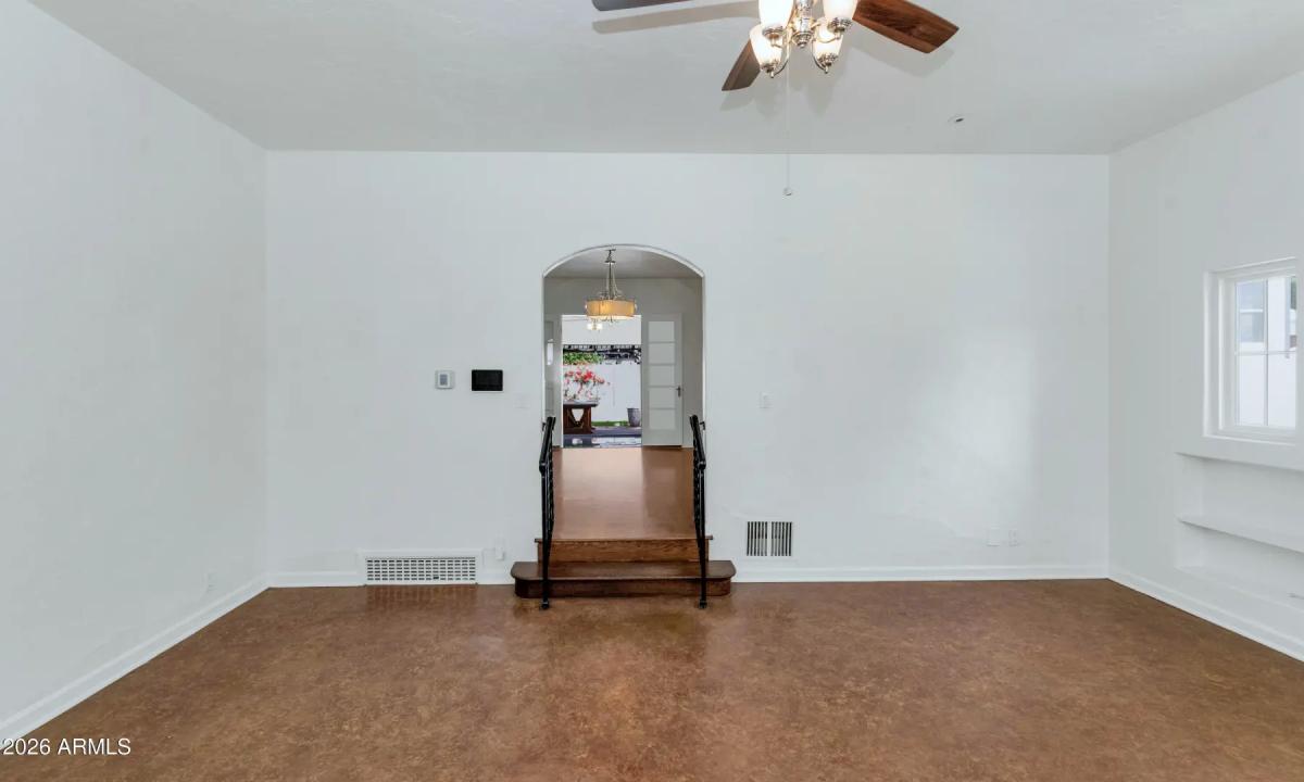 Real Estate Picture 6