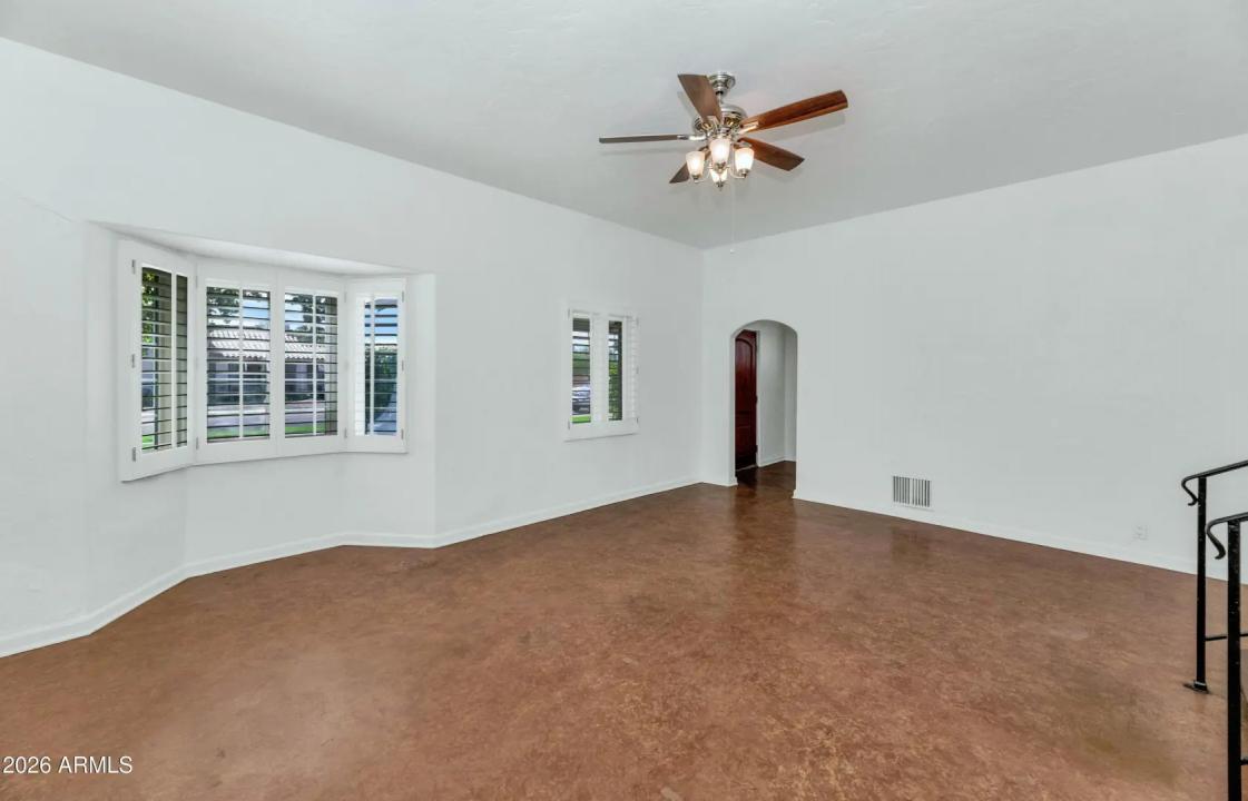 Real Estate Picture 5