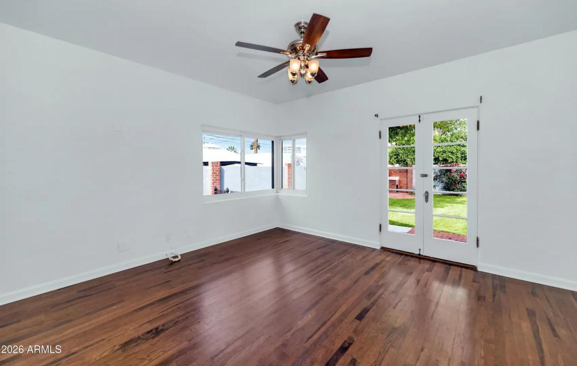 Real Estate Picture 24