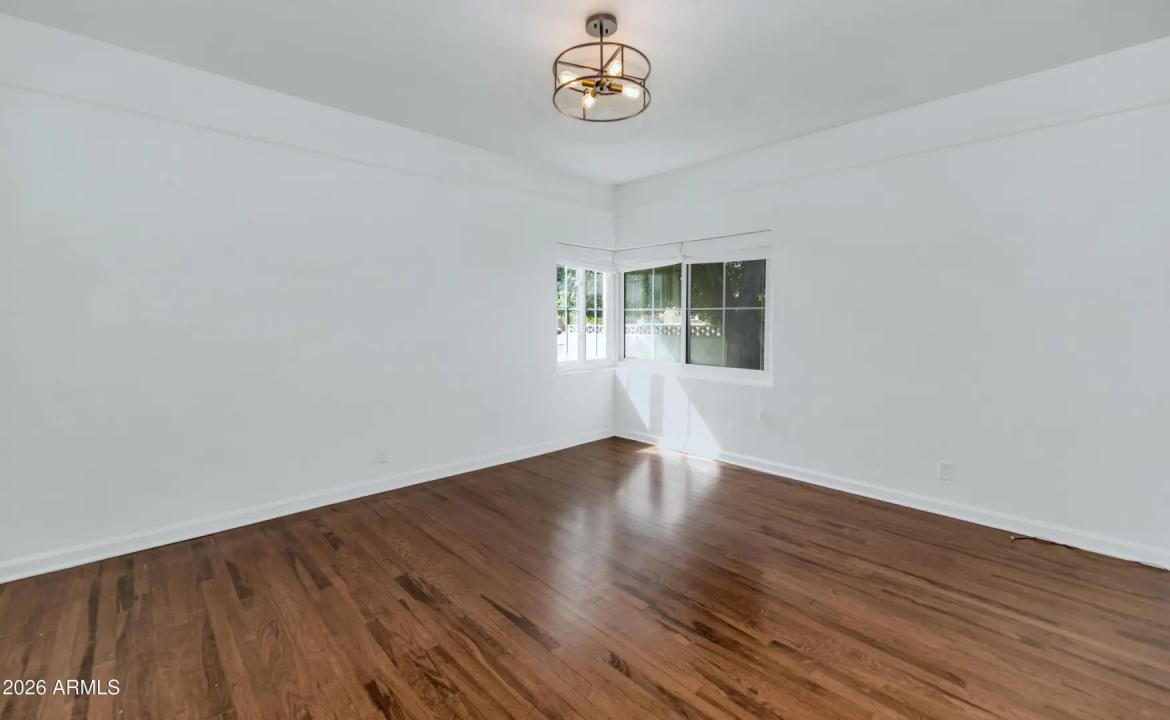 Real Estate Picture 26