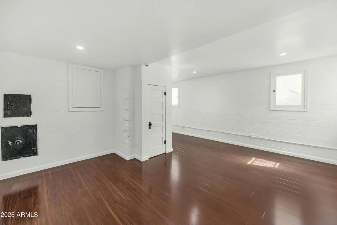 Real Estate Picture 30
