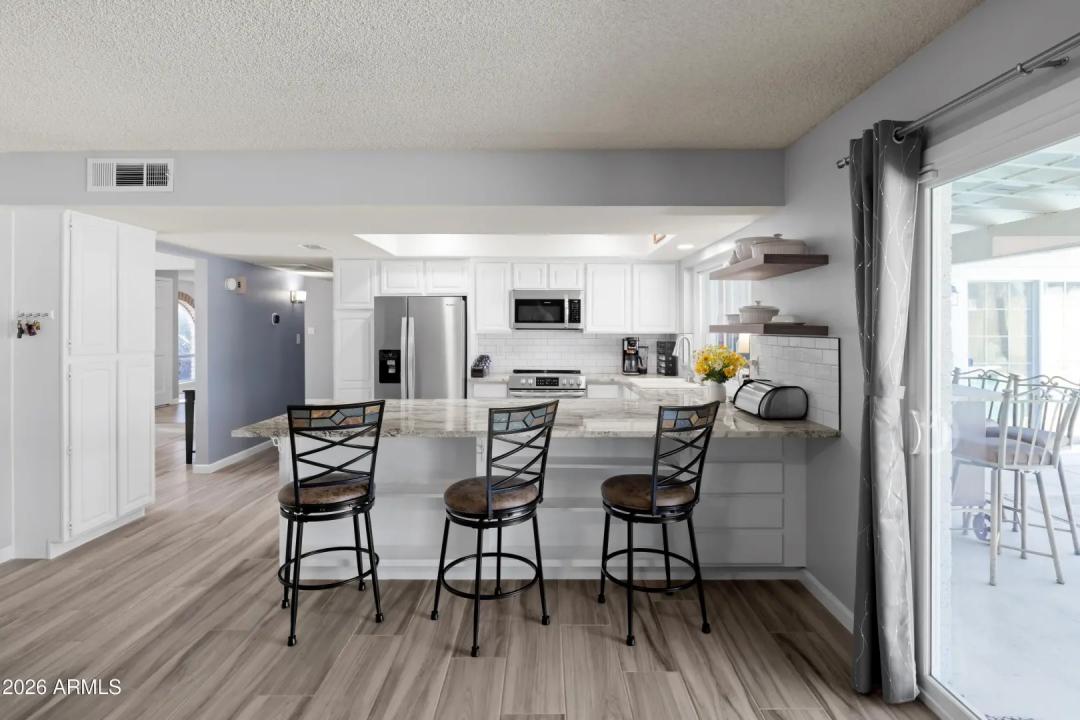 Real Estate Picture 22