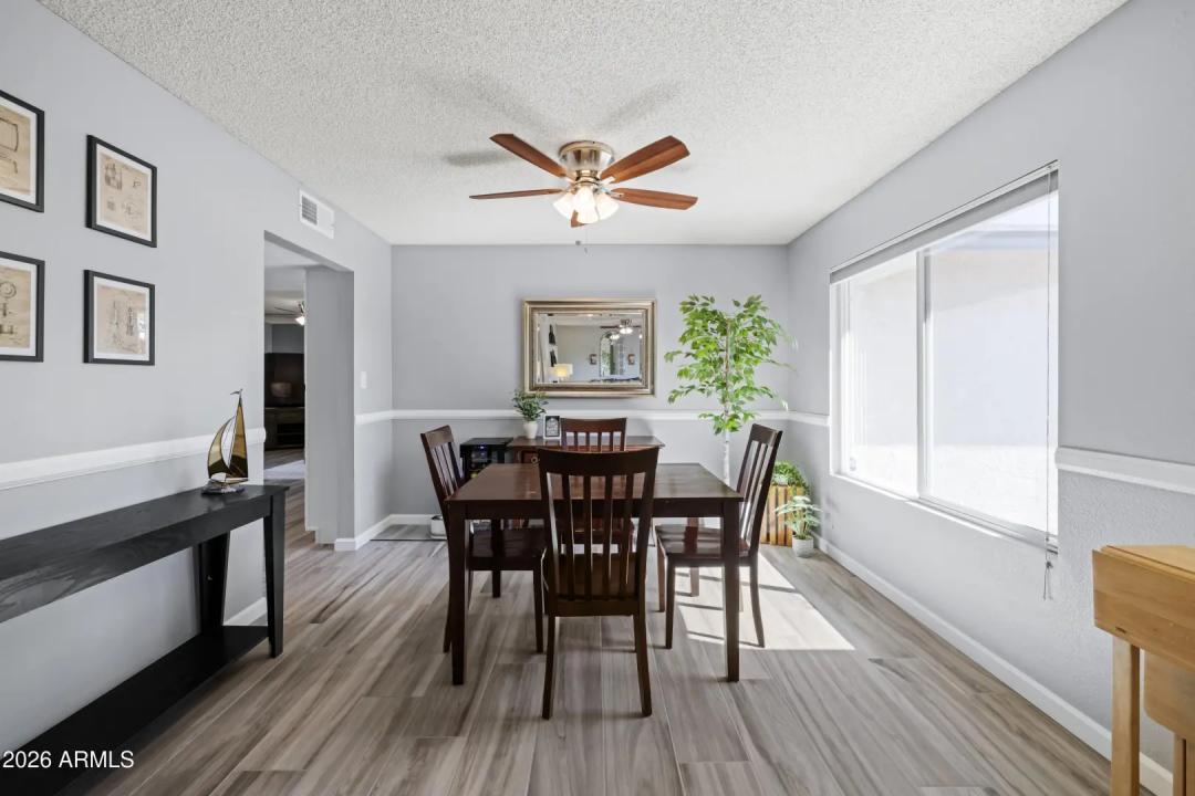 Real Estate Picture 14