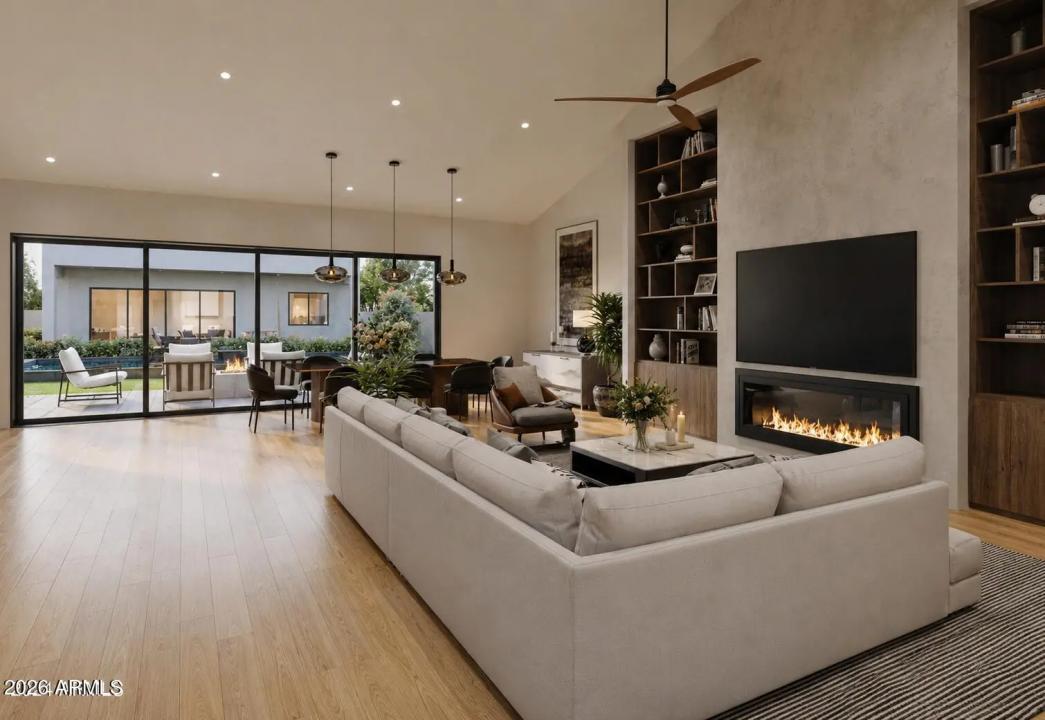 Real Estate Picture 4