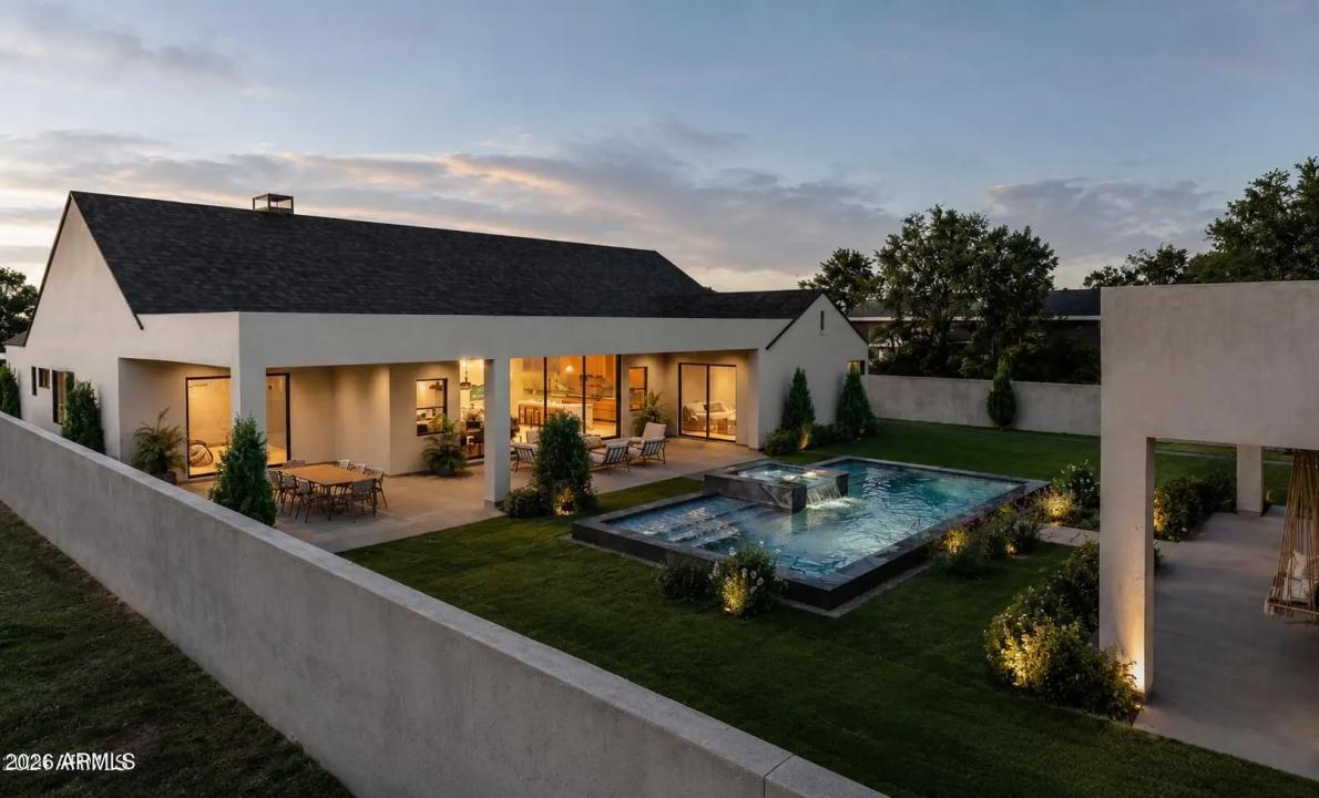 Real Estate Picture 7