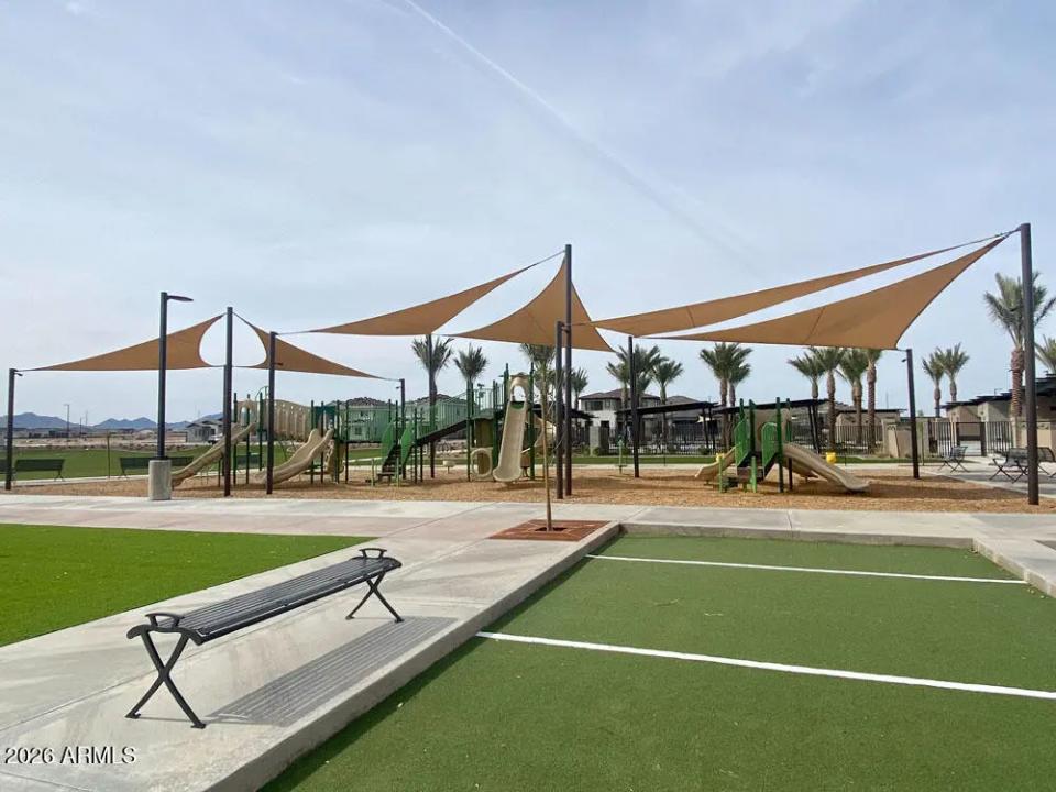 Real Estate Picture 19