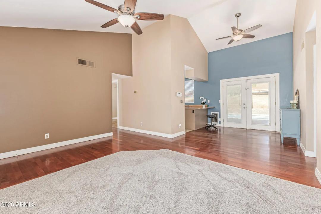 Real Estate Picture 5