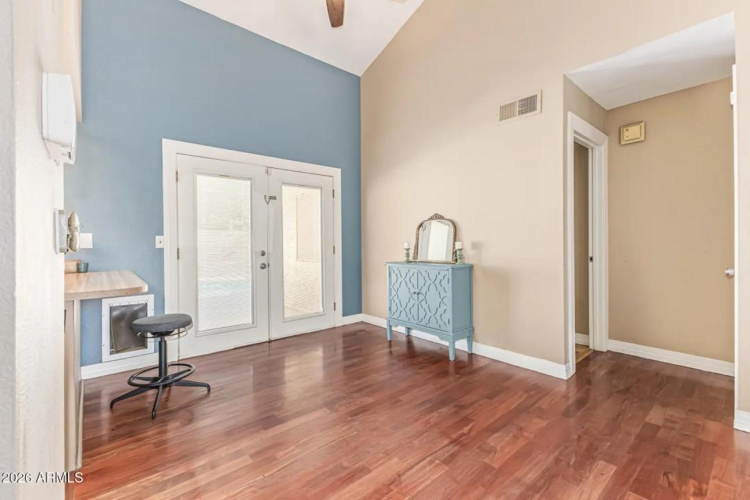 Real Estate Picture 7