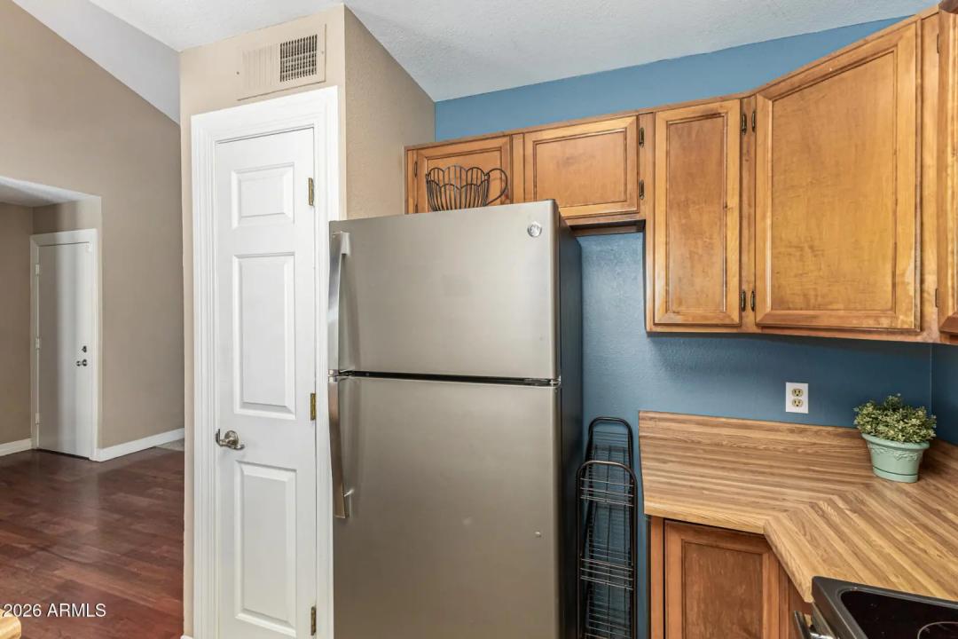 Real Estate Picture 10