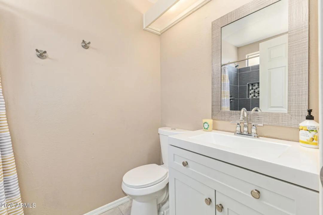 Real Estate Picture 14