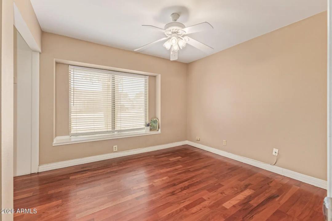 Real Estate Picture 16