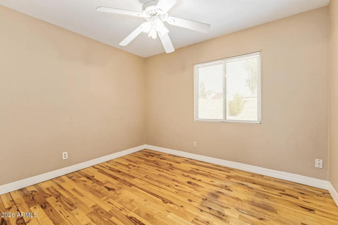 Real Estate Picture 18