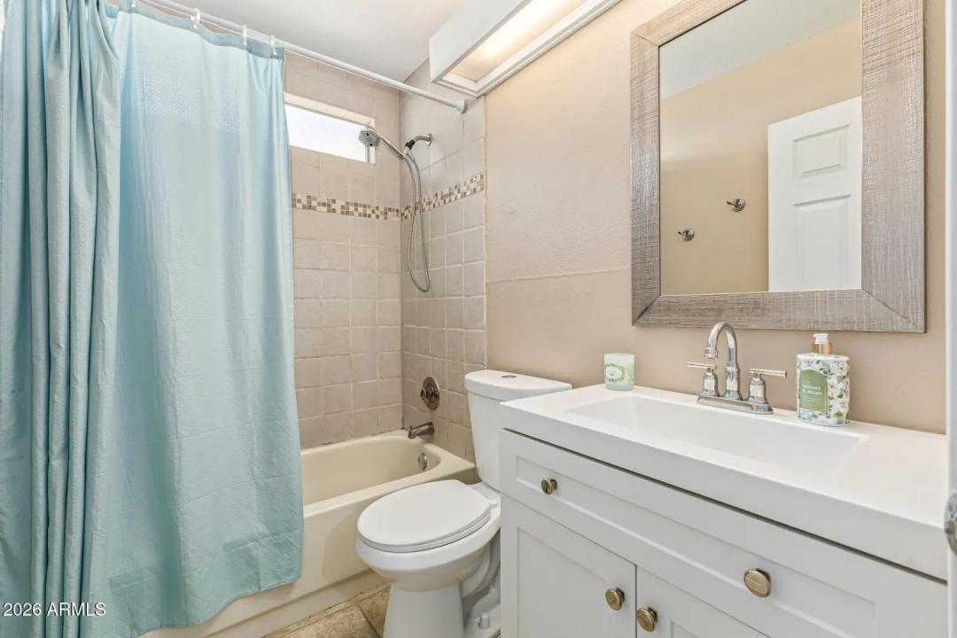 Real Estate Picture 20