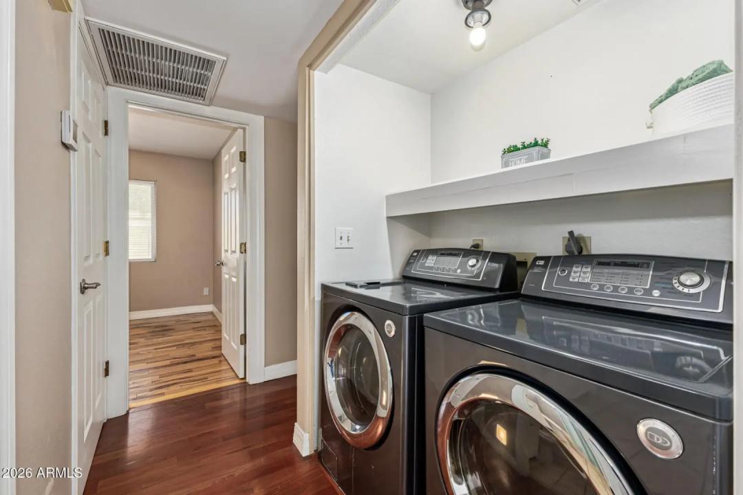 Real Estate Picture 21