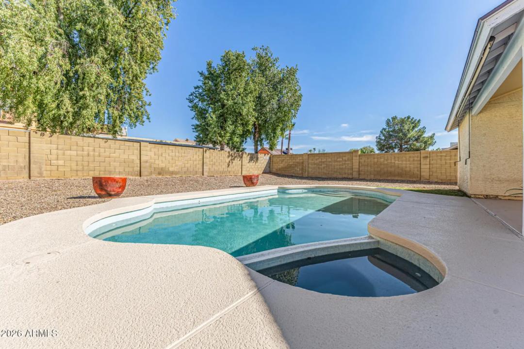 Real Estate Picture 22