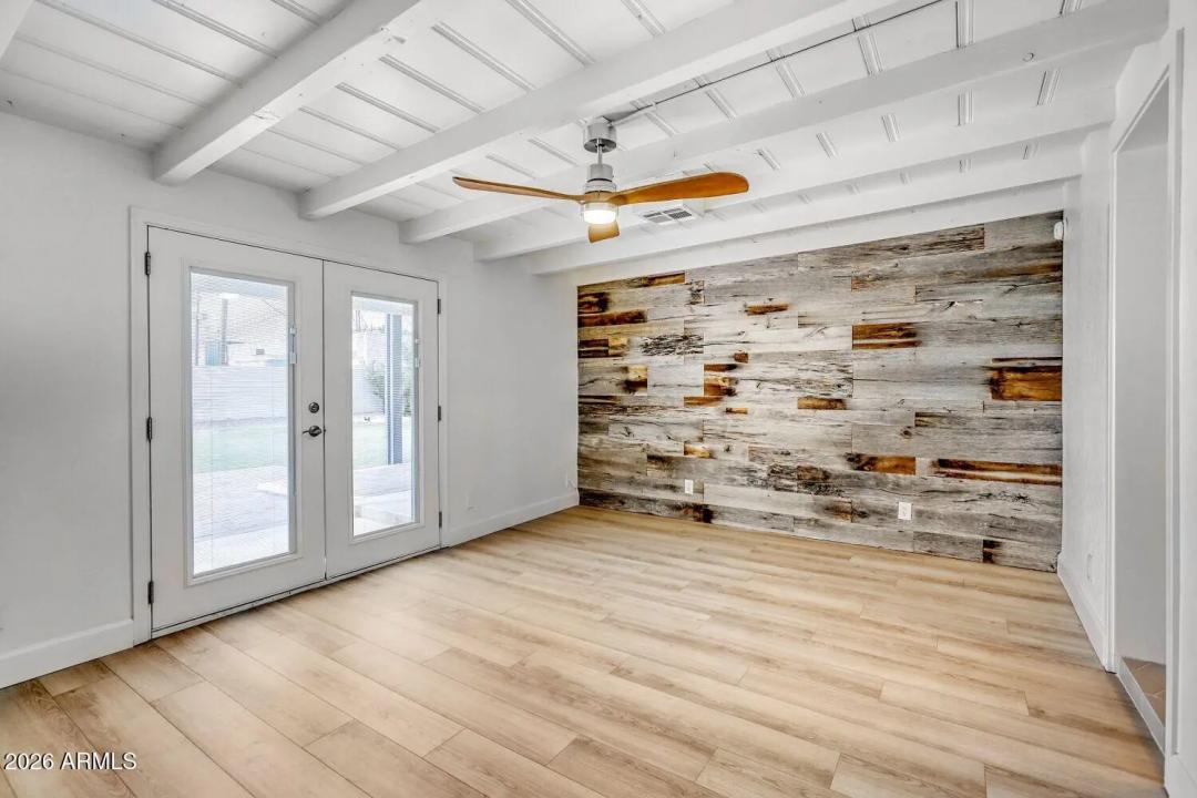 Real Estate Picture 17