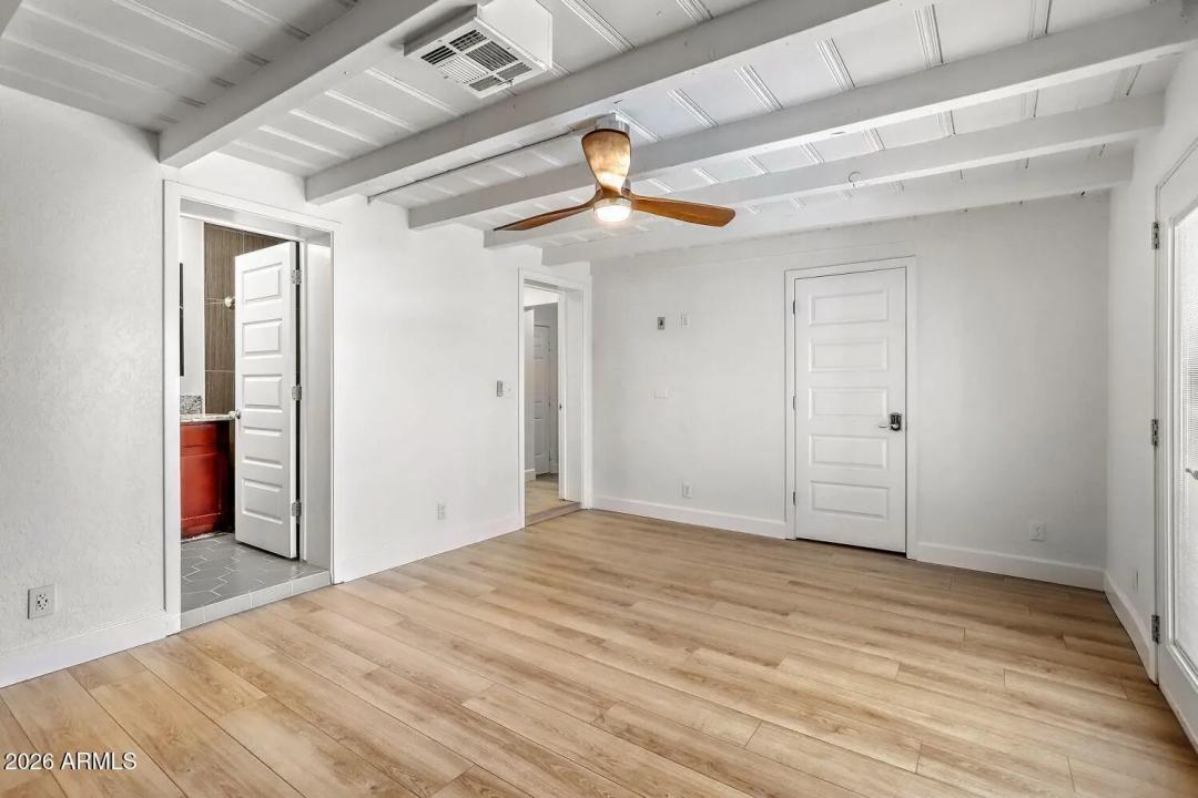 Real Estate Picture 18